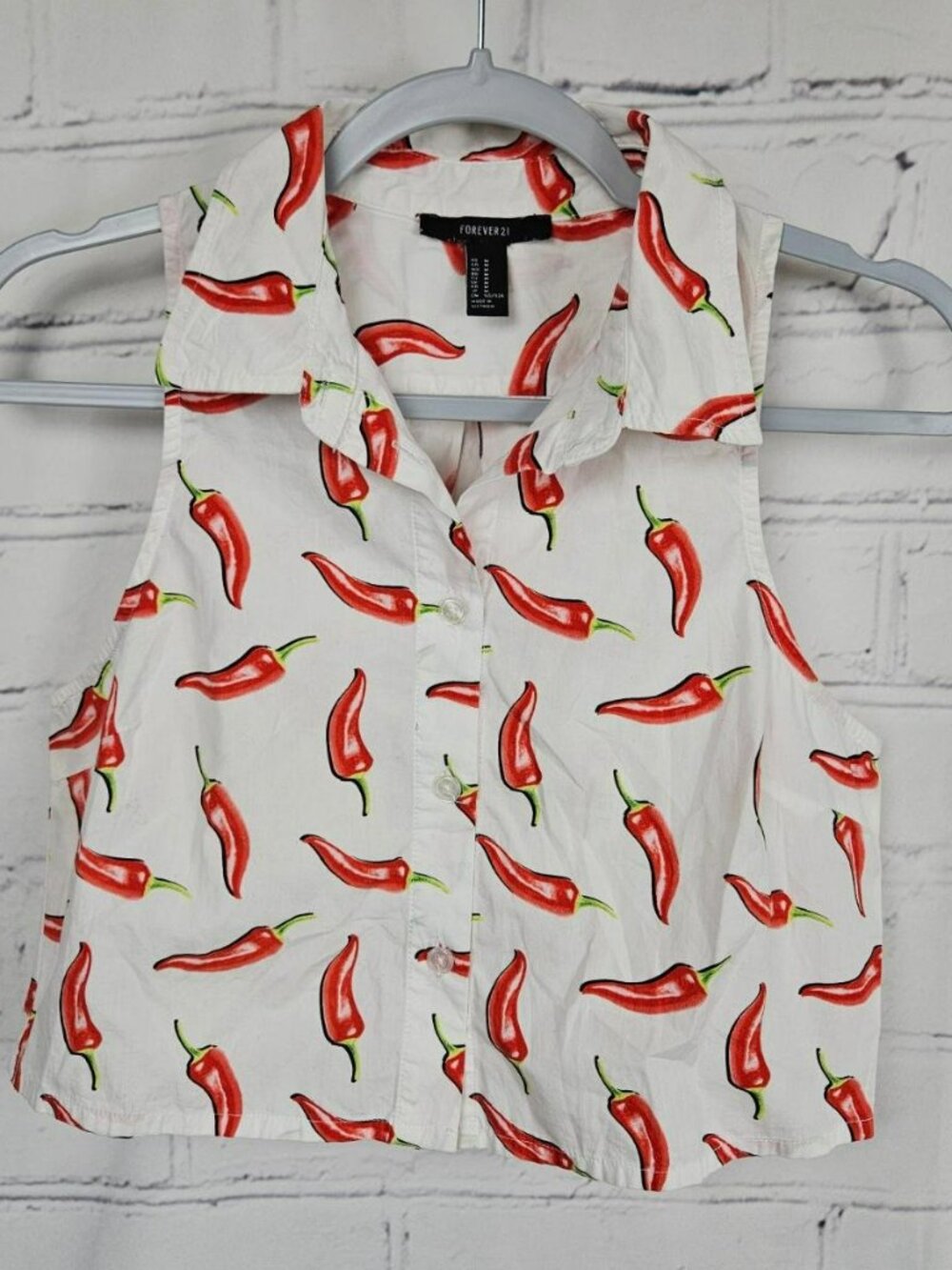Forever 21 Sleeveless Chili Pepper Print Button-Up Shirt Womens M Summer Hot